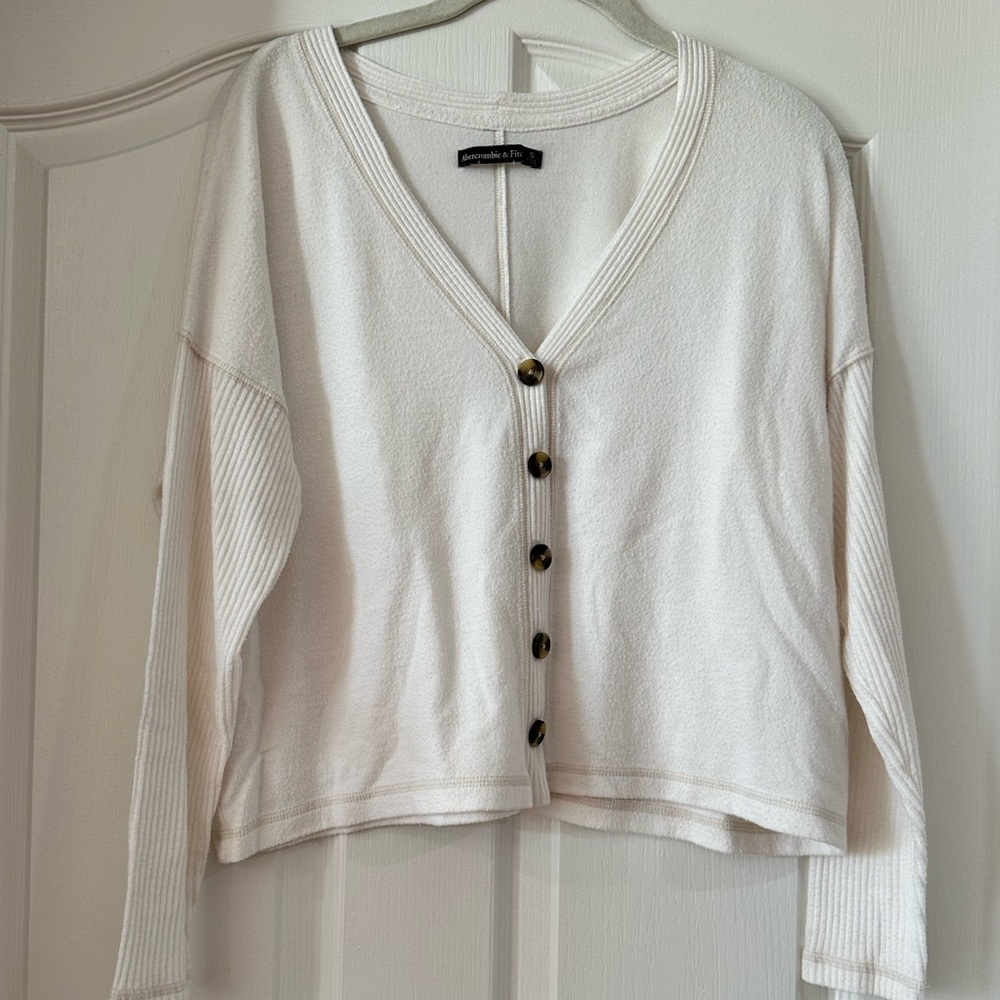 Abercrombie boxy fleece button front top